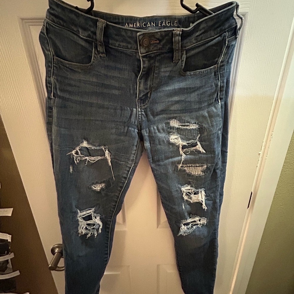 American Eagle Outfitters Women's Distressed Blue Jeans